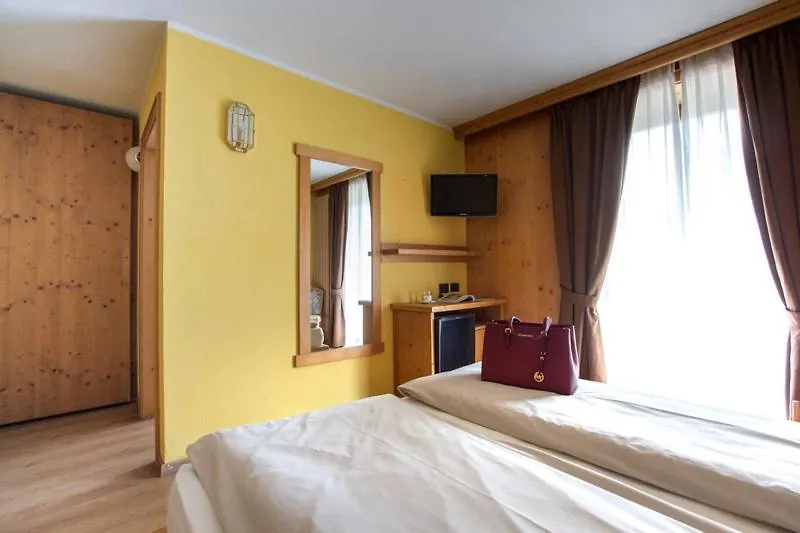 Hotel Angelica Livigno 3*,  Włochy