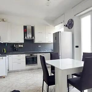Confortevole Appartamento. 3 Minuti E Sei Al Mare , Rosignano Solvay Italia